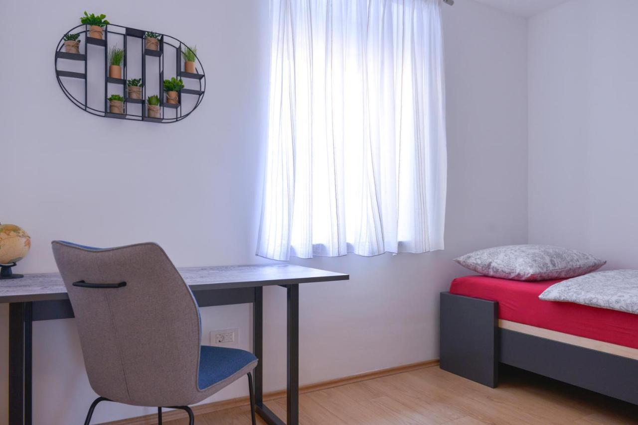 Piano Apartment