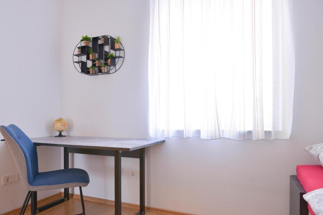 Piano Apartment